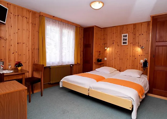 ホテル De La Poste 3*